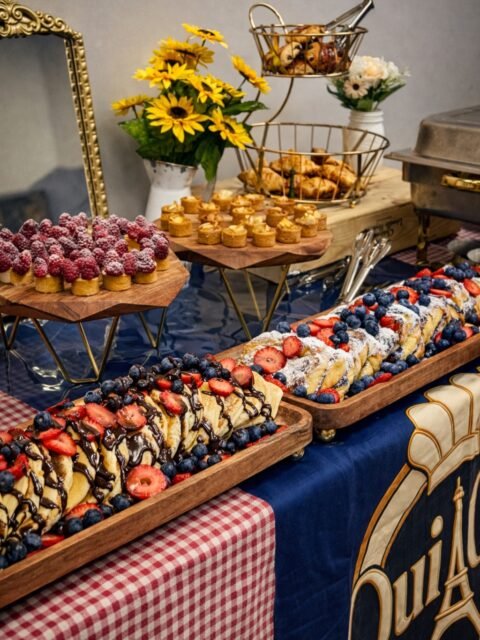 BRUNCH À LA FRANÇAISE 🇫🇷✨
Golden pain perdu,
served on a generous bed of fresh strawberries & blueberries,
lightly dusted with powdered sugar.
Fluffy pancakes,
layered over rich Nutella,
topped with fresh strawberries & mixed berries.
Surrounding the table…
Mini raspberry tartlets,
Mini apple tartlets,
and a curated selection of French pastries.
Vibrant colors.
Beautiful textures.
A brunch display that captures attention before the first bite.
At Oui Oui, we don’t just set up food.
We create a visual and culinary experience.
Perfect for birthdays, baby showers, corporate brunches & private events in Los Angeles ☀️
#ouiouifrenchcateringla #FrenchBrunch #LosAngelesCatering #catering #frenchcatering