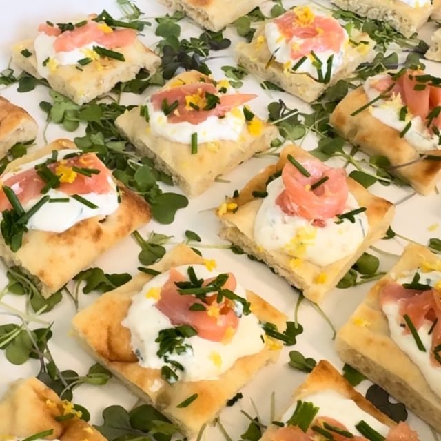 A little taste of French elegance, ready to be delivered. ✨🇫🇷
Fresh, delicate and handmade for our client:
🥒 Cucumber rolls with goat cheese, honey & sesame
🐟 Salmon blinis with lemon zest, chives & cream
🧀 Camembert soufflés with honey
Every piece is prepared with care, beautifully presented, then carefully packed and ready for delivery.
Because even before the first bite, presentation matters. ✨
Private Events • Birthdays • Weddings • Corporate Events • Productions
📍 Los Angeles & Southern California
📩 DM us for your next event